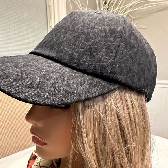 MK SIGNATURE LOGO BASEBALL CAP NWT - Picture 1 of 4